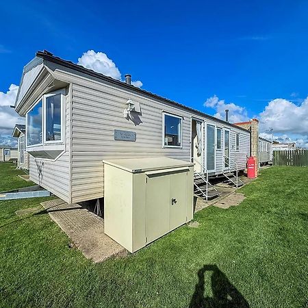Lovely 6 Berth Caravan At Naze Marine Holiday Park In Essex Ref 17003C Walton-on-the-Naze Ngoại thất bức ảnh