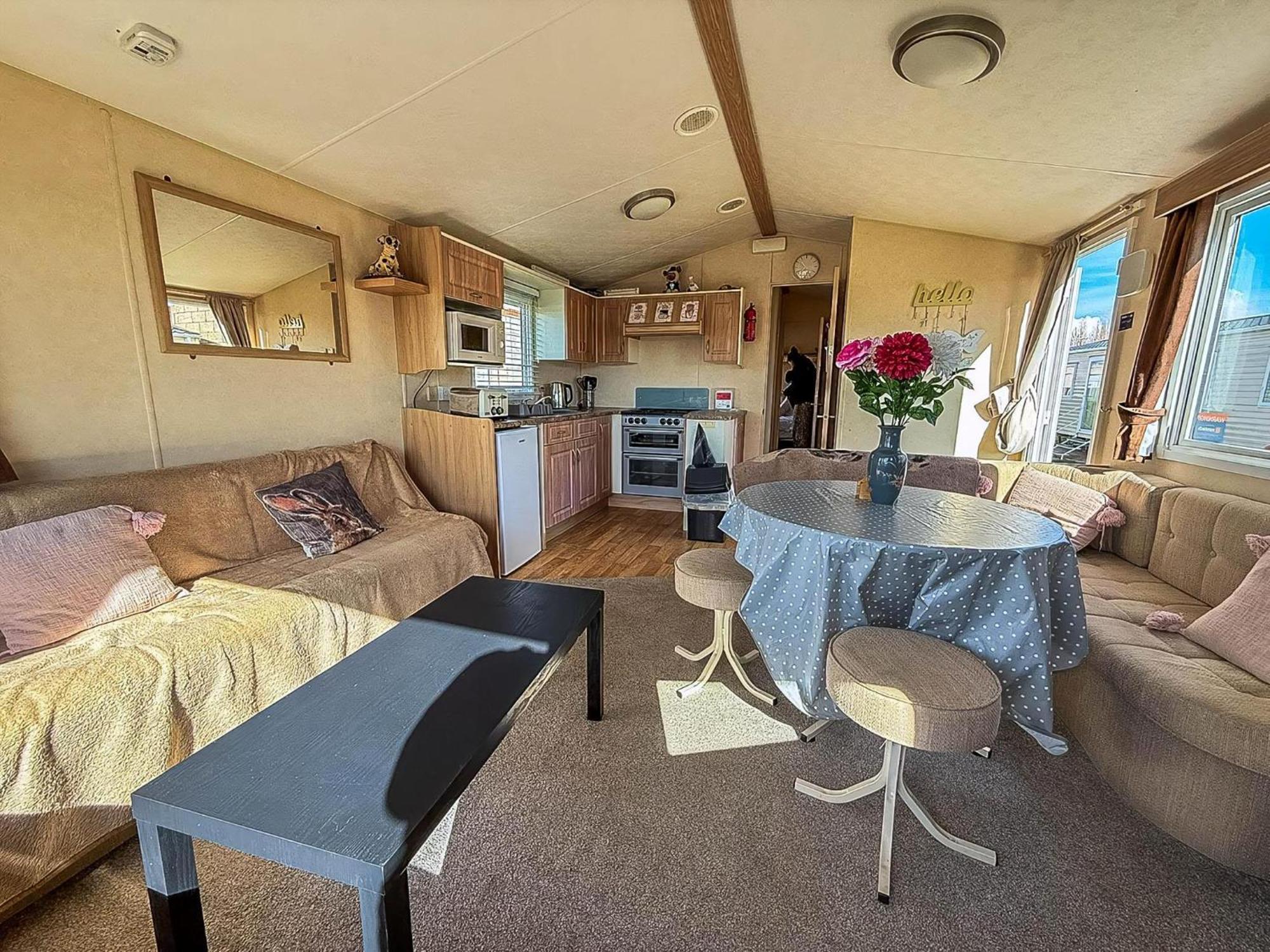 Lovely 6 Berth Caravan At Naze Marine Holiday Park In Essex Ref 17003C Walton-on-the-Naze Ngoại thất bức ảnh