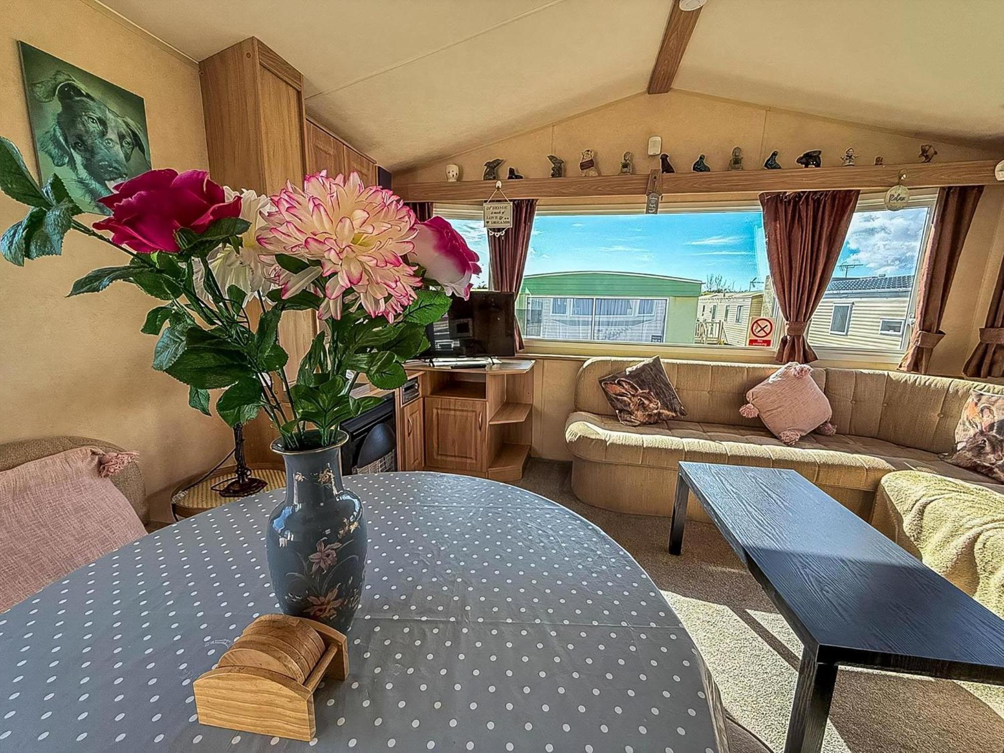 Lovely 6 Berth Caravan At Naze Marine Holiday Park In Essex Ref 17003C Walton-on-the-Naze Ngoại thất bức ảnh