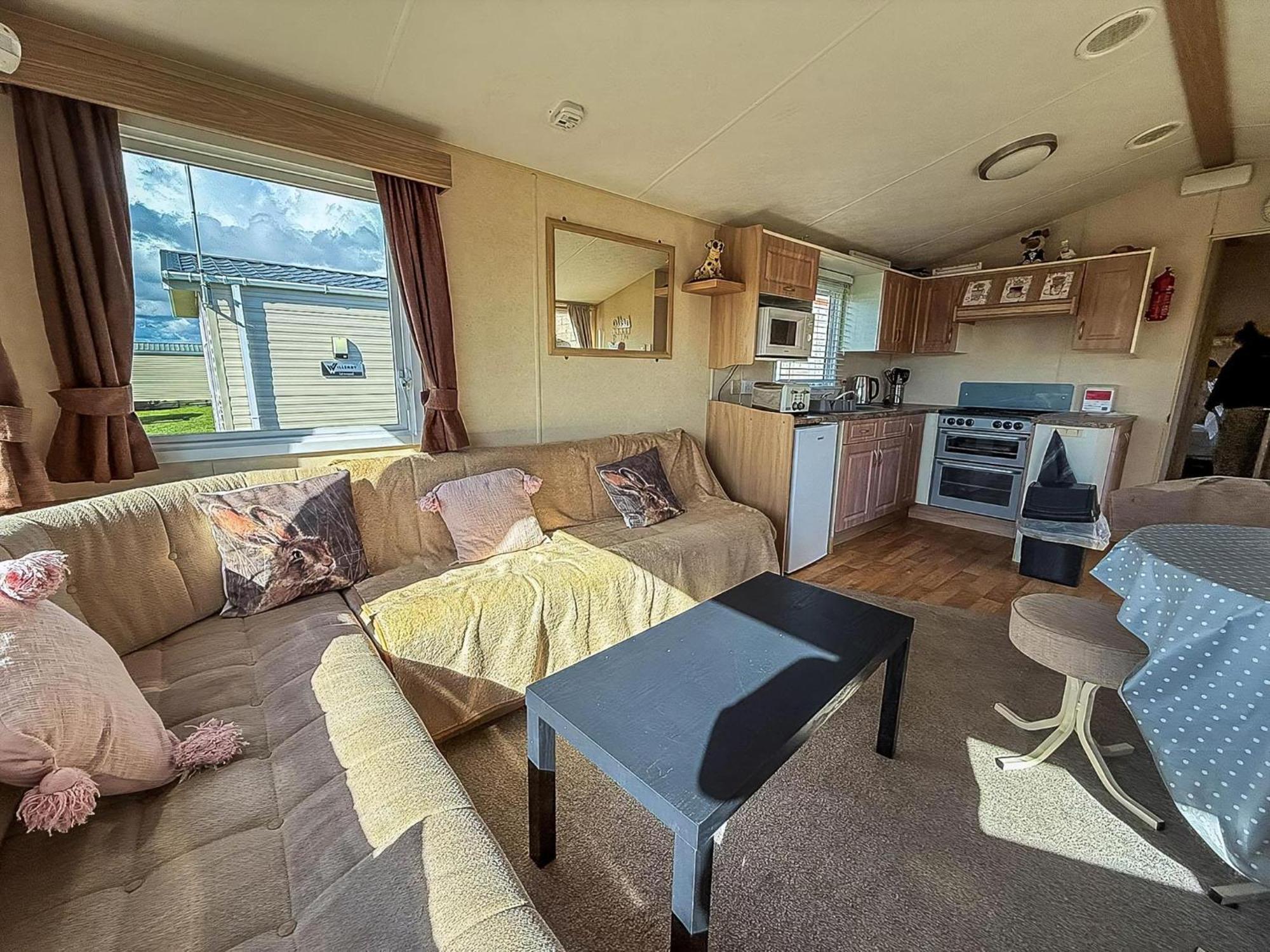 Lovely 6 Berth Caravan At Naze Marine Holiday Park In Essex Ref 17003C Walton-on-the-Naze Ngoại thất bức ảnh